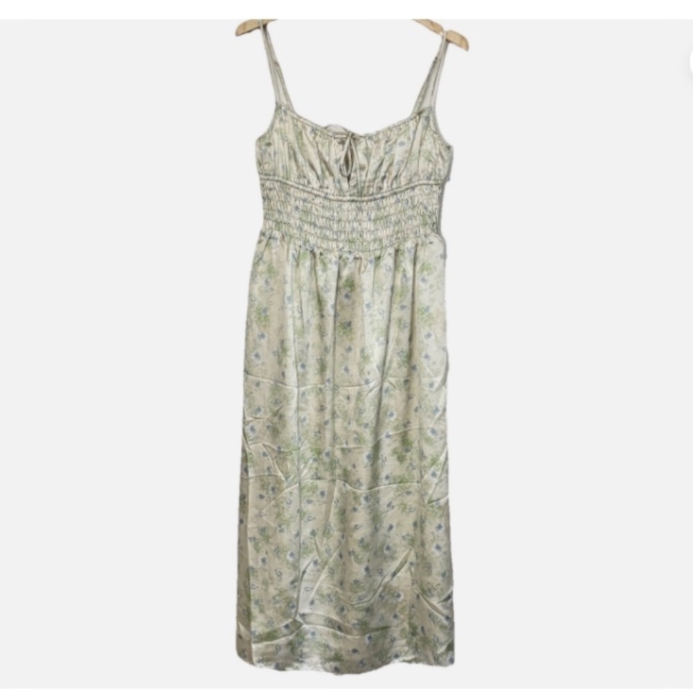 ASTR The Label Front Keyhole Tie Elastic Waist Midi Dress Size: M